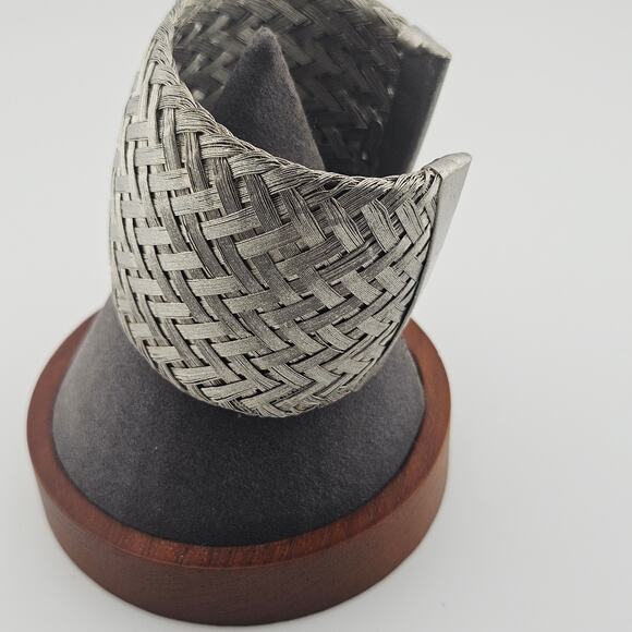 Sarah Cavender Metalworks Handcrafted Cuff Bracelet - Picture 5 of 7